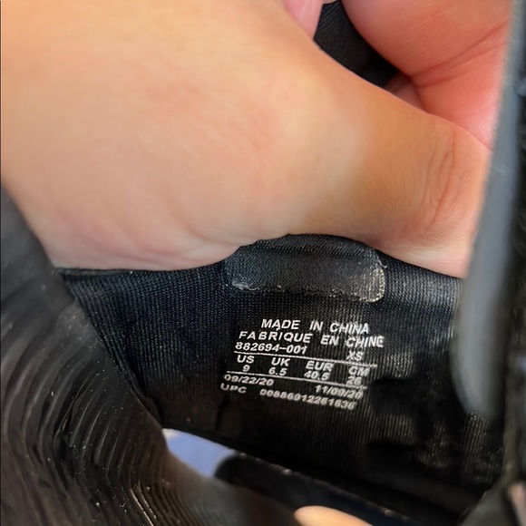 Nike Open Toe women size 9 Black Sport Sandals with Adjustable Straps - Picture 2 of 6